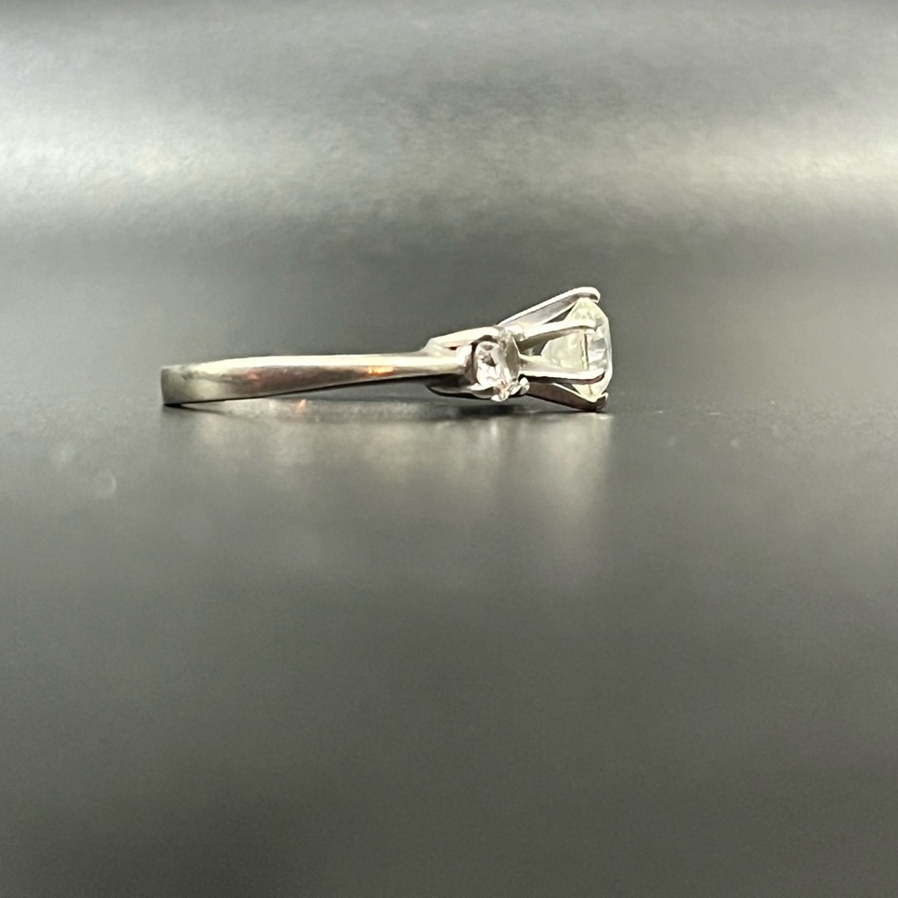 Diamond Ring - Picture 3 of 9